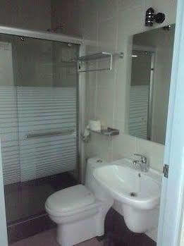101 Hotel Мири Екстериор снимка
